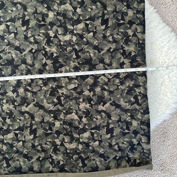 Lululemon Vinyasa Scarf Mystical Jungle Fatigue Green Black - Picture 5 of 6